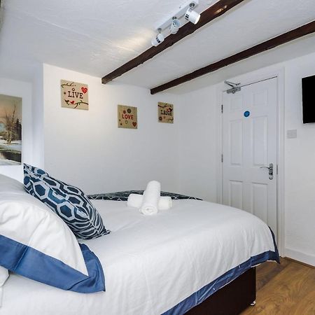 Sunshine Cottage By Happy Sunshine Stay Golborne المظهر الخارجي الصورة