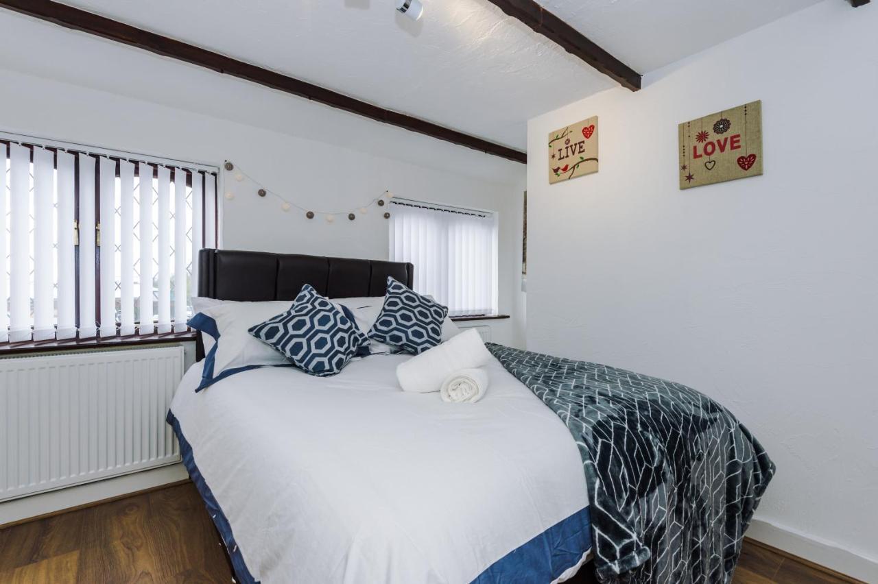 Sunshine Cottage By Happy Sunshine Stay Golborne المظهر الخارجي الصورة